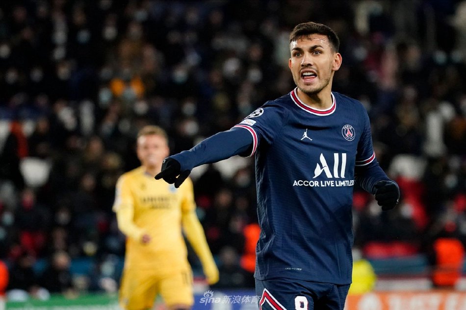 现为他赢得 现为他赢得